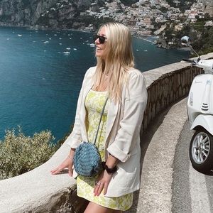 Meet your Posher, Victoria